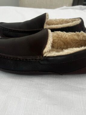 UGG Men's Dark Brown Leather Slip-On Shearling-Lined Moccasins